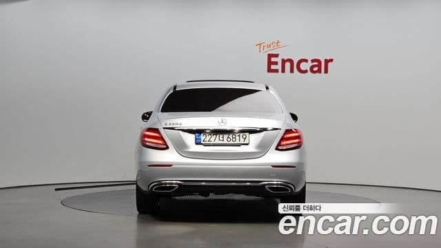Mercedes-Benz E-클래스 W213 - Экстерьер