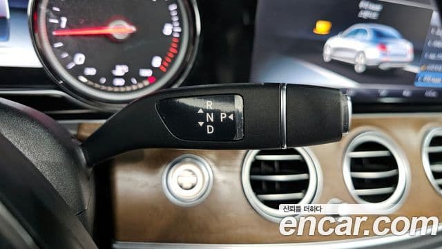 Mercedes-Benz E-클래스 W213 - Салон