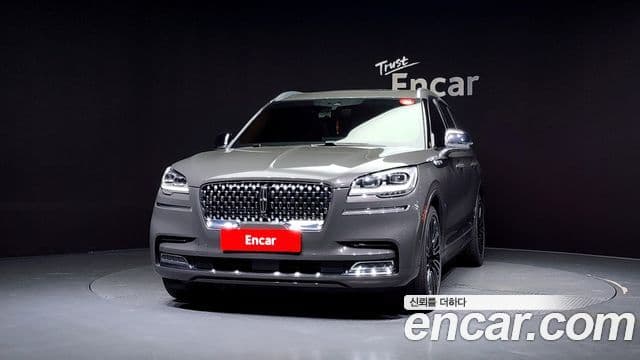 Lincoln 에비에이터 2세대 - Экстерьер