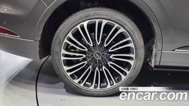 Lincoln 에비에이터 2세대 - Экстерьер
