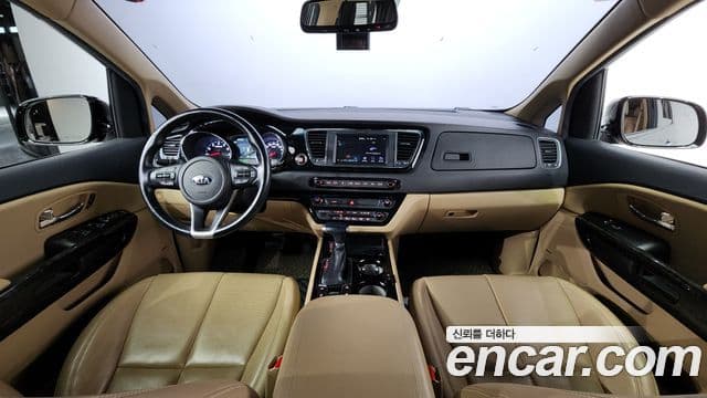 Kia 더 뉴 카니발 - Салон
