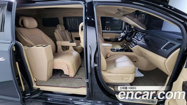 Kia 더 뉴 카니발 - Салон