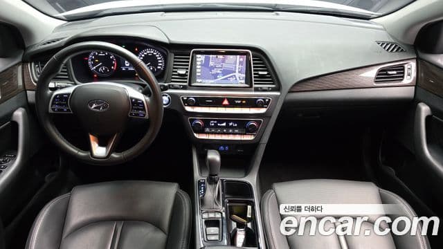 Hyundai 쏘나타 뉴 라이즈 - Салон