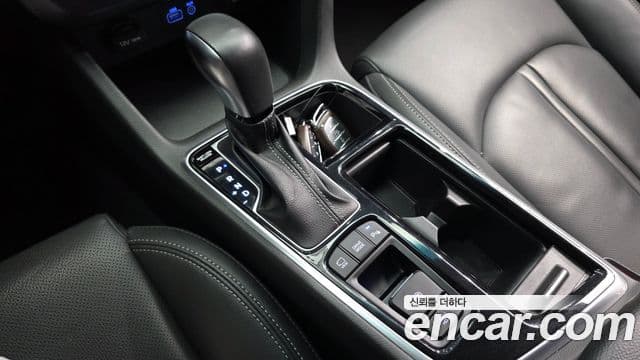 Hyundai 쏘나타 뉴 라이즈 - Салон