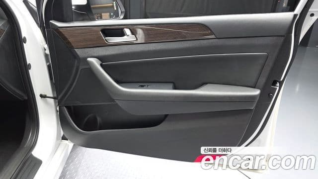Hyundai 쏘나타 뉴 라이즈 - Салон