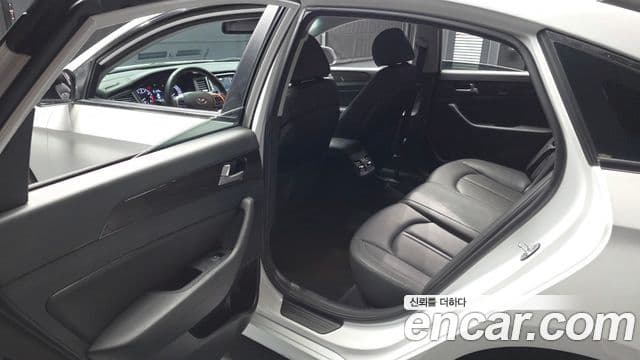 Hyundai 쏘나타 뉴 라이즈 - Салон