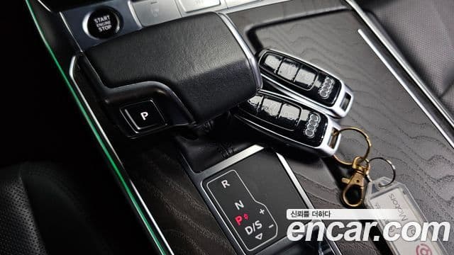 Audi A6 (C8) - Салон