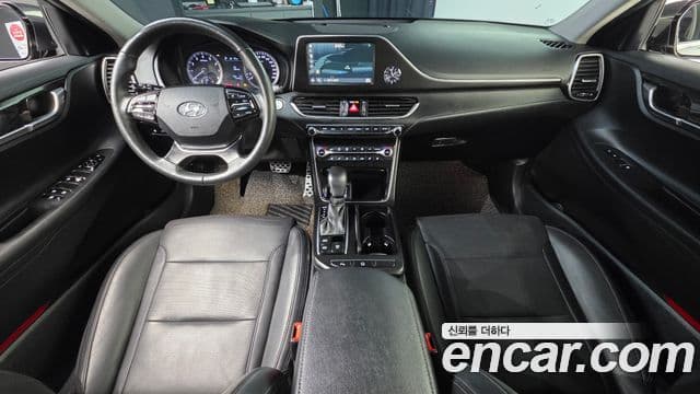 Hyundai 그랜저 IG - Салон