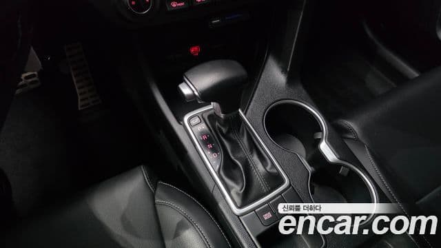Kia 스포티지 더 볼드 - Салон