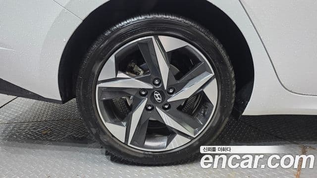 Hyundai 아반떼 (CN7) - Экстерьер