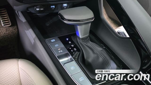 Hyundai 아반떼 (CN7) - Салон