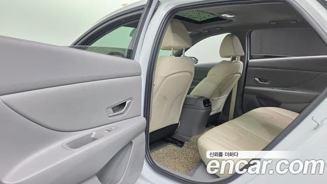 Hyundai 아반떼 (CN7) - Опции