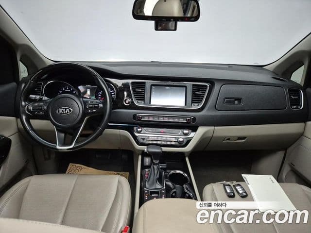 Kia 더 뉴 카니발 - Салон
