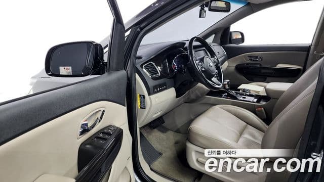 Kia 더 뉴 카니발 - Салон