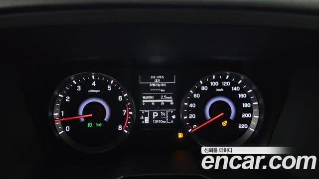 KG Mobility 베리 뉴 티볼리 - Салон