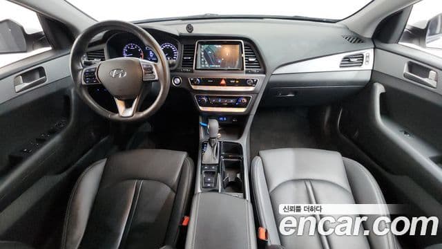 Hyundai 쏘나타 뉴 라이즈 - Салон