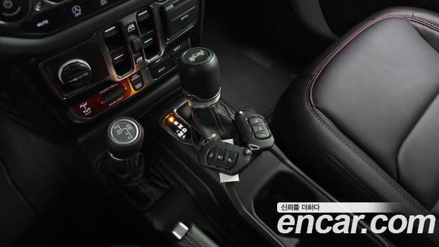 Jeep 랭글러 (JL) - Салон