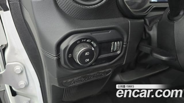 Jeep 랭글러 (JL) - Опции