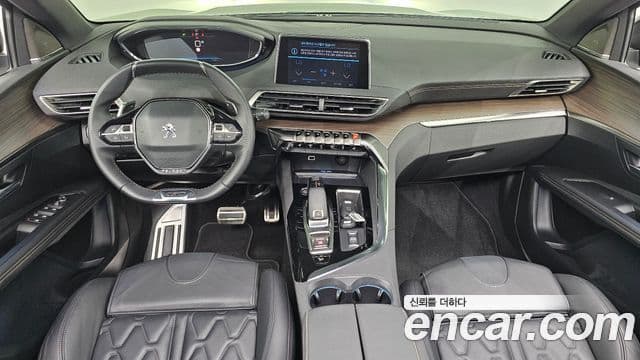 Peugeot 3008 2세대 - Салон