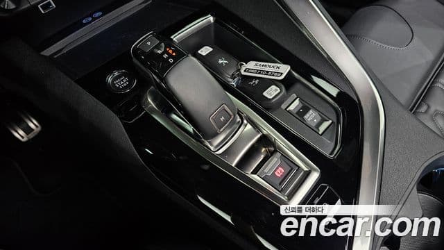 Peugeot 3008 2세대 - Салон