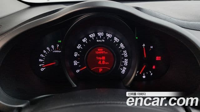 Kia 스포티지 R - Салон