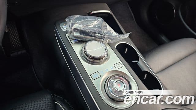 Genesis GV70 - Салон