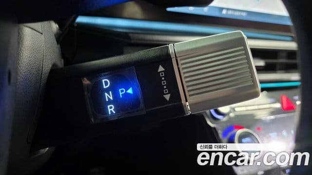 Hyundai 싼타페 (MX5) - Салон