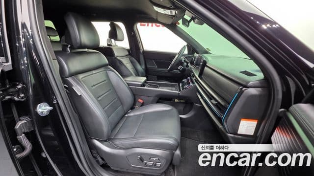 Hyundai 싼타페 (MX5) - Салон