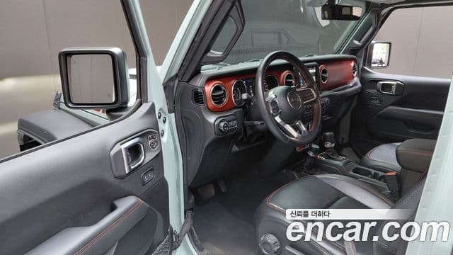 Jeep 랭글러 (JL) - Салон