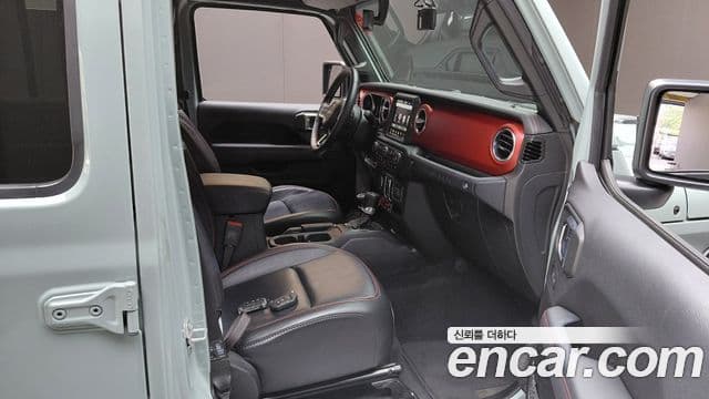 Jeep 랭글러 (JL) - Салон