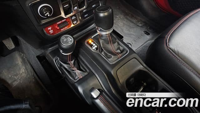 Jeep 글래디에이터 (JT) - Салон
