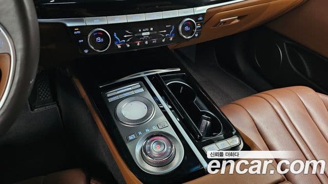 Genesis G80 (RG3) - Салон