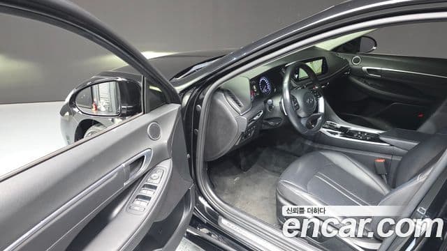 Hyundai 쏘나타 (DN8) - Опции