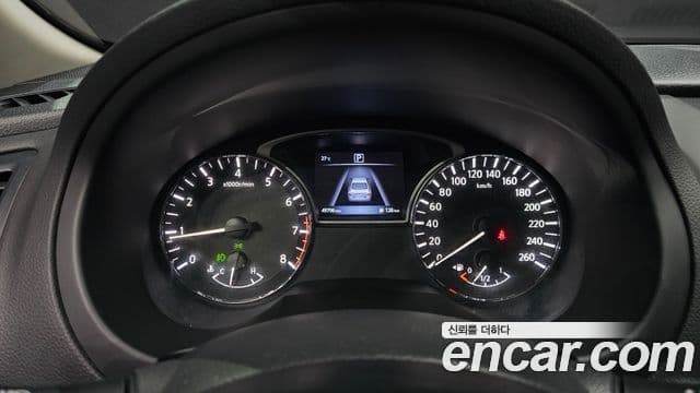 Nissan 알티마 - Салон