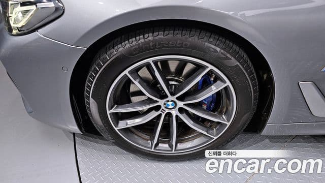 BMW 5시리즈 (G30) - Экстерьер