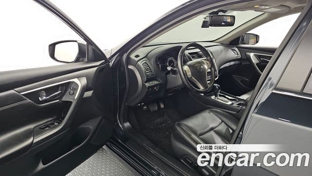 Nissan 알티마 - Салон