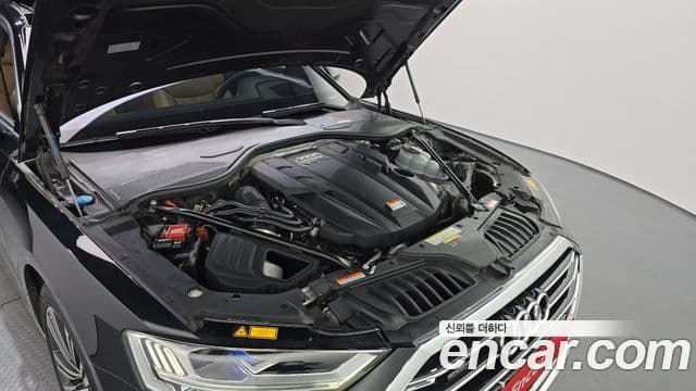Audi A8 (D5) - Салон