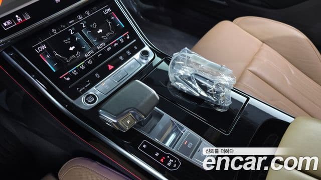 Audi A8 (D5) - Салон