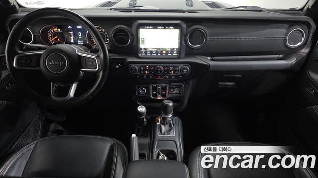 Jeep 랭글러 (JL) - Салон