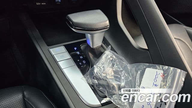 Hyundai 아반떼 (CN7) - Салон