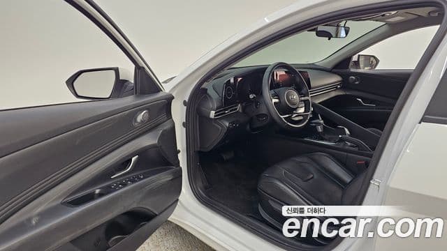 Hyundai 아반떼 (CN7) - Салон