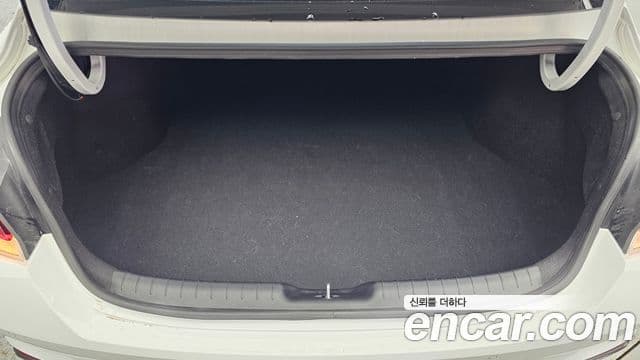 Hyundai 아반떼 (CN7) - Опции