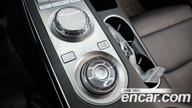 Genesis GV70 - Салон