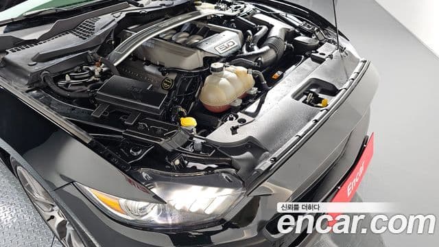 Ford 머스탱 - Салон