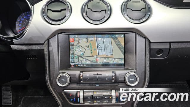 Ford 머스탱 - Опции