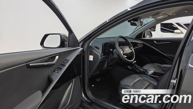 Kia 디 올 뉴 니로 - Салон