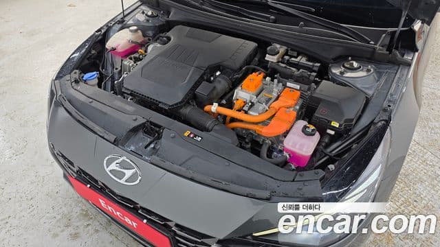 Hyundai 아반떼 하이브리드 (CN7) - Салон