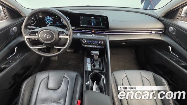 Hyundai 아반떼 하이브리드 (CN7) - Салон