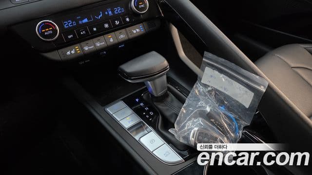Hyundai 아반떼 하이브리드 (CN7) - Салон