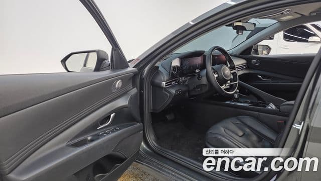 Hyundai 아반떼 하이브리드 (CN7) - Салон